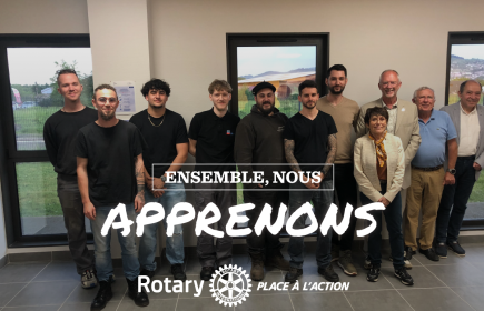 Chaque année pour Coutellia, le club de Thiers permet à un élève apprenti coutelier de mettre en avant son talent...